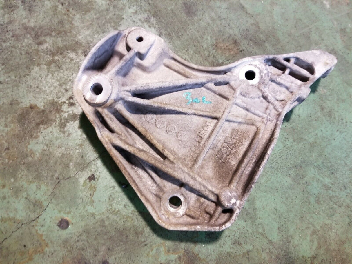 90513407 3.0L ECODIESEL IDLER PULLEY BRACKET