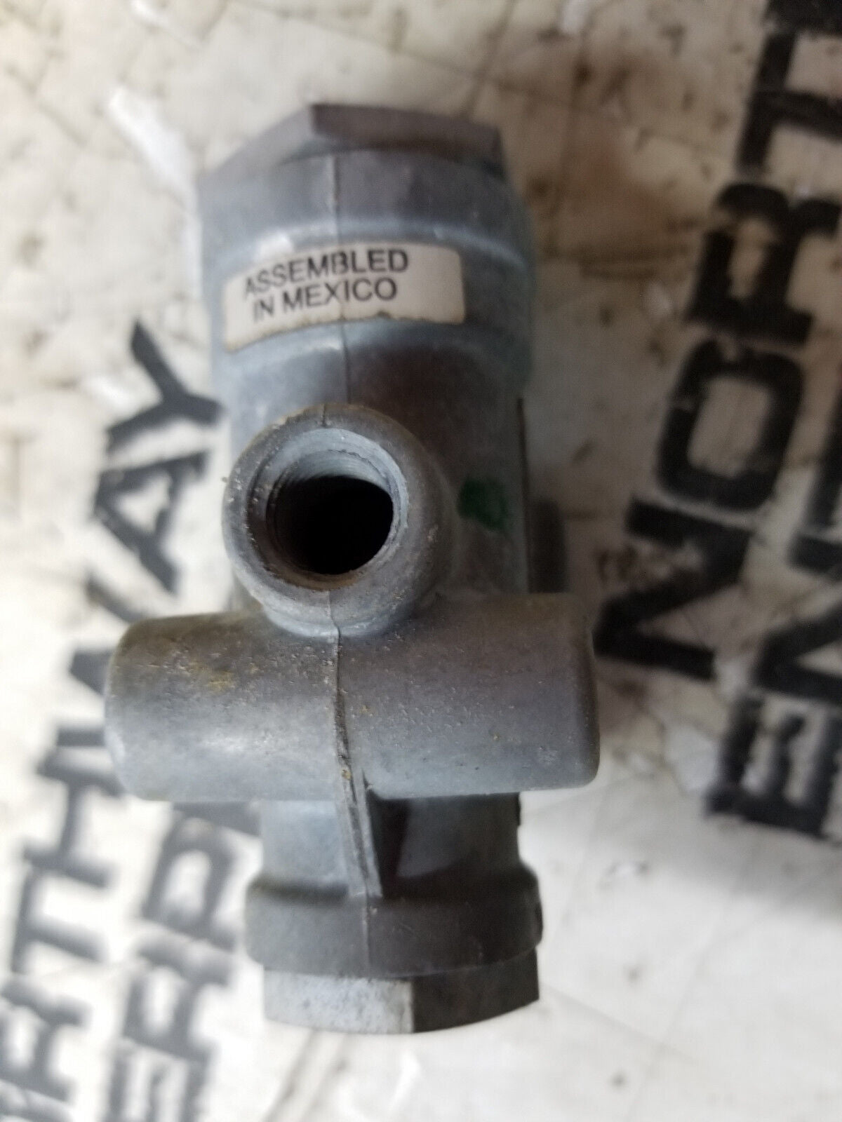 Bendix 101837N Pressure Reducing Valve