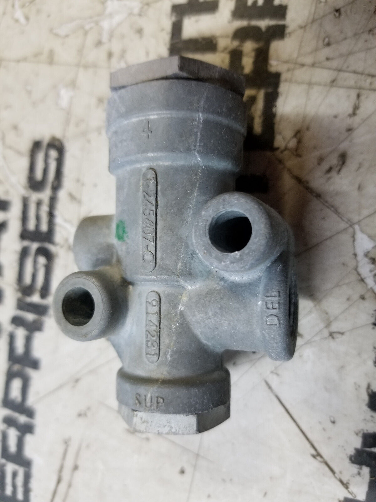 Bendix 101837N Pressure Reducing Valve