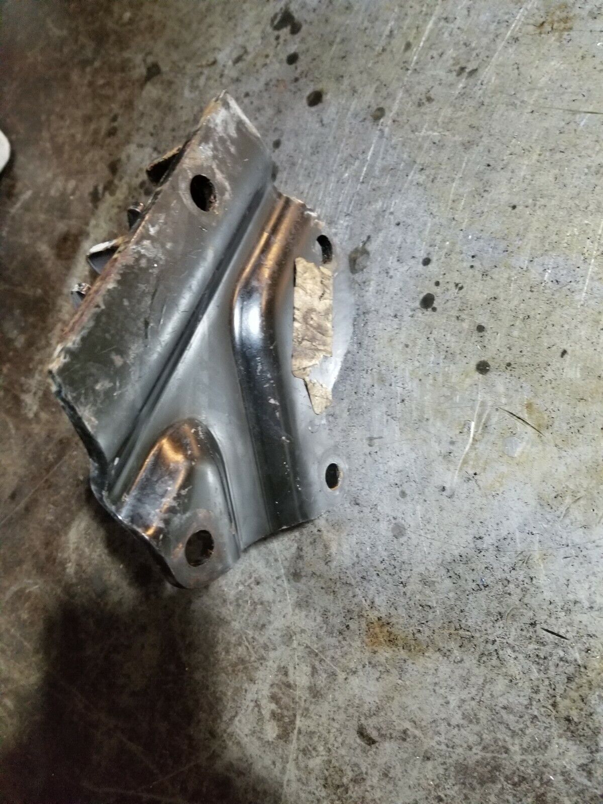 Engine Mount Bracket, Right Side Mopar 68159778AC