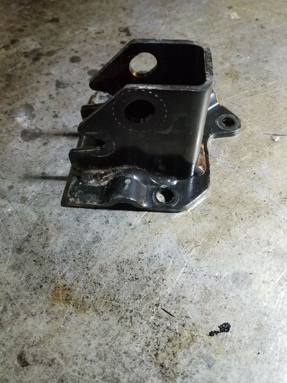 Engine Mount Bracket, Right Side Mopar 68159778AC