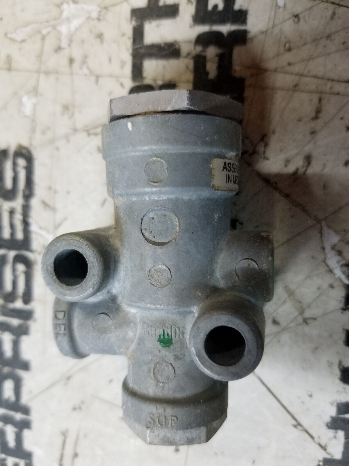 Bendix 101837N Pressure Reducing Valve