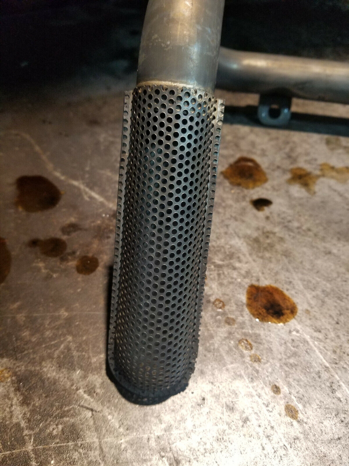 Cummins Oil Pickup Tube 3949692 3949695 05086857AA 5086857AA