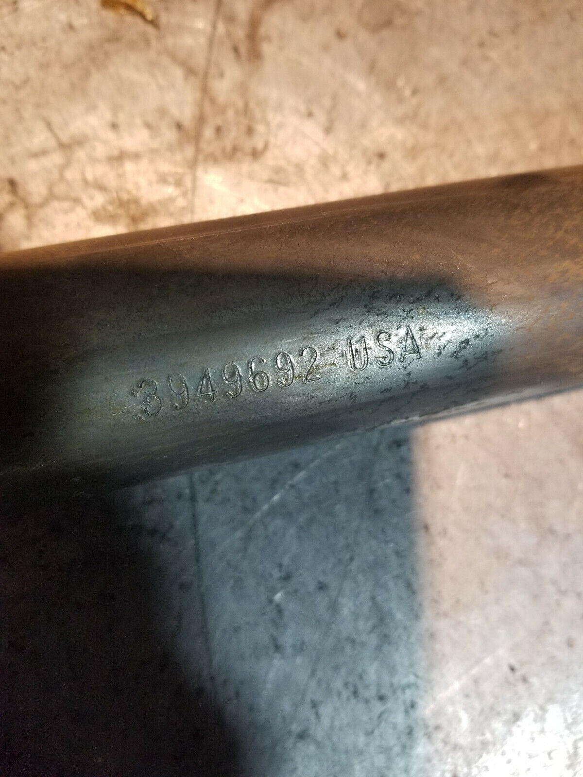 Cummins Oil Pickup Tube 3949692 3949695 05086857AA 5086857AA