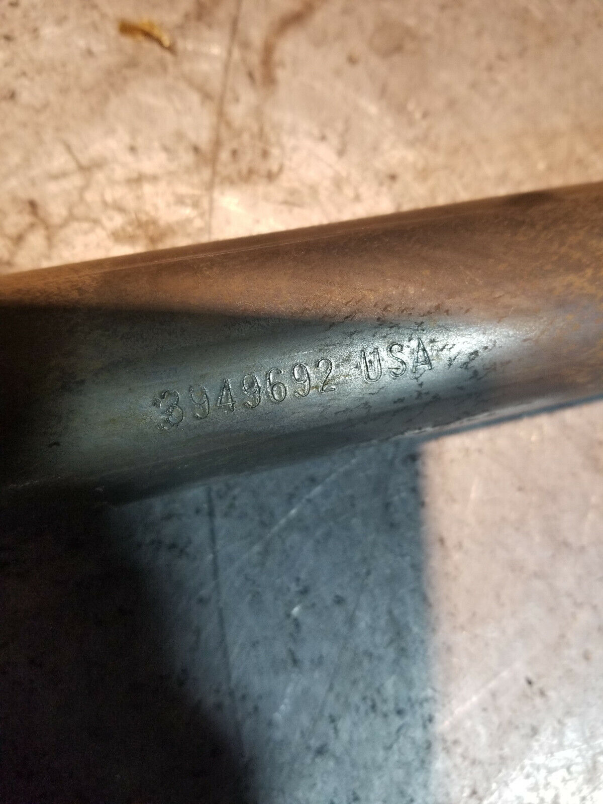 Cummins Oil Pickup Tube 3949692 3949695 05086857AA 5086857AA