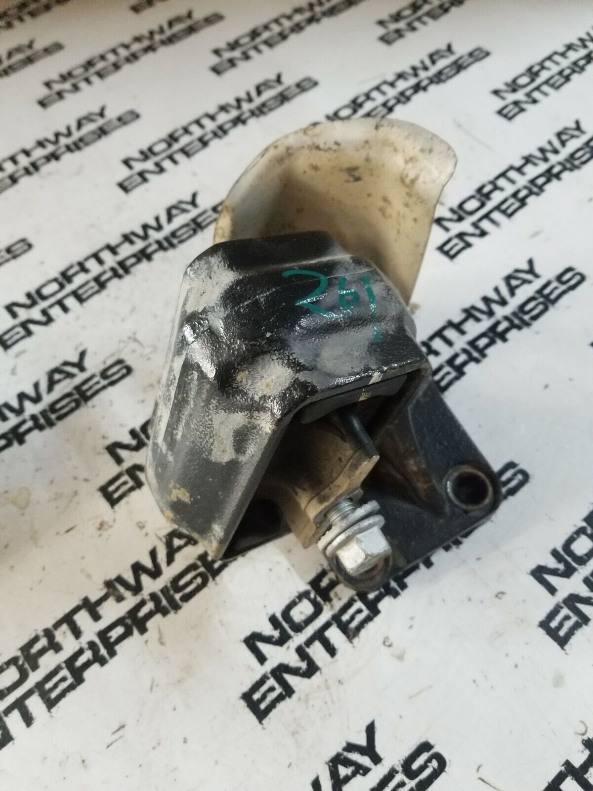 52121814AD 6.7L 6.7 Cummins Engine Mount Bracket RH / Passenger side