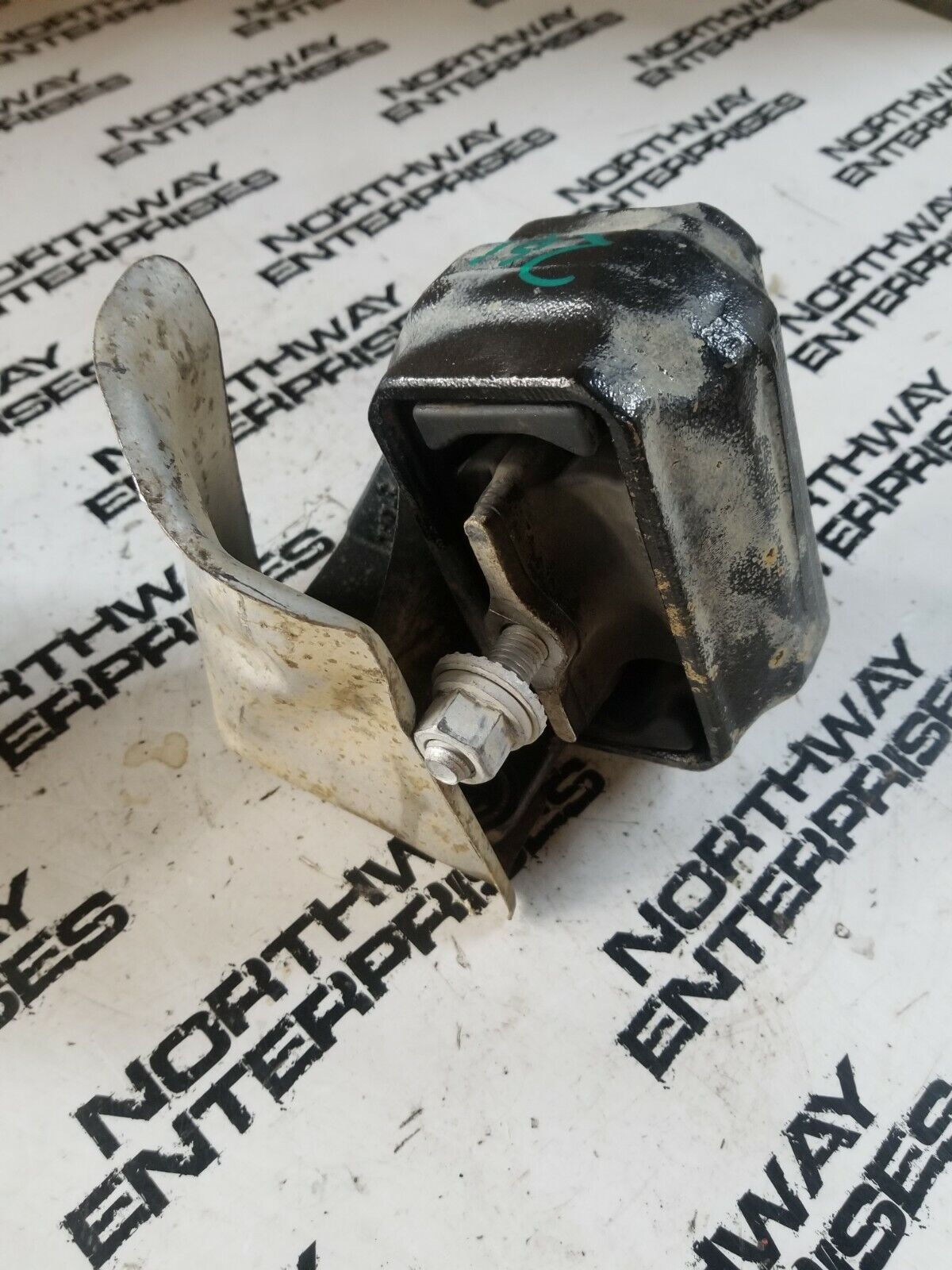 52121814AD 6.7L 6.7 Cummins Engine Mount Bracket RH / Passenger side