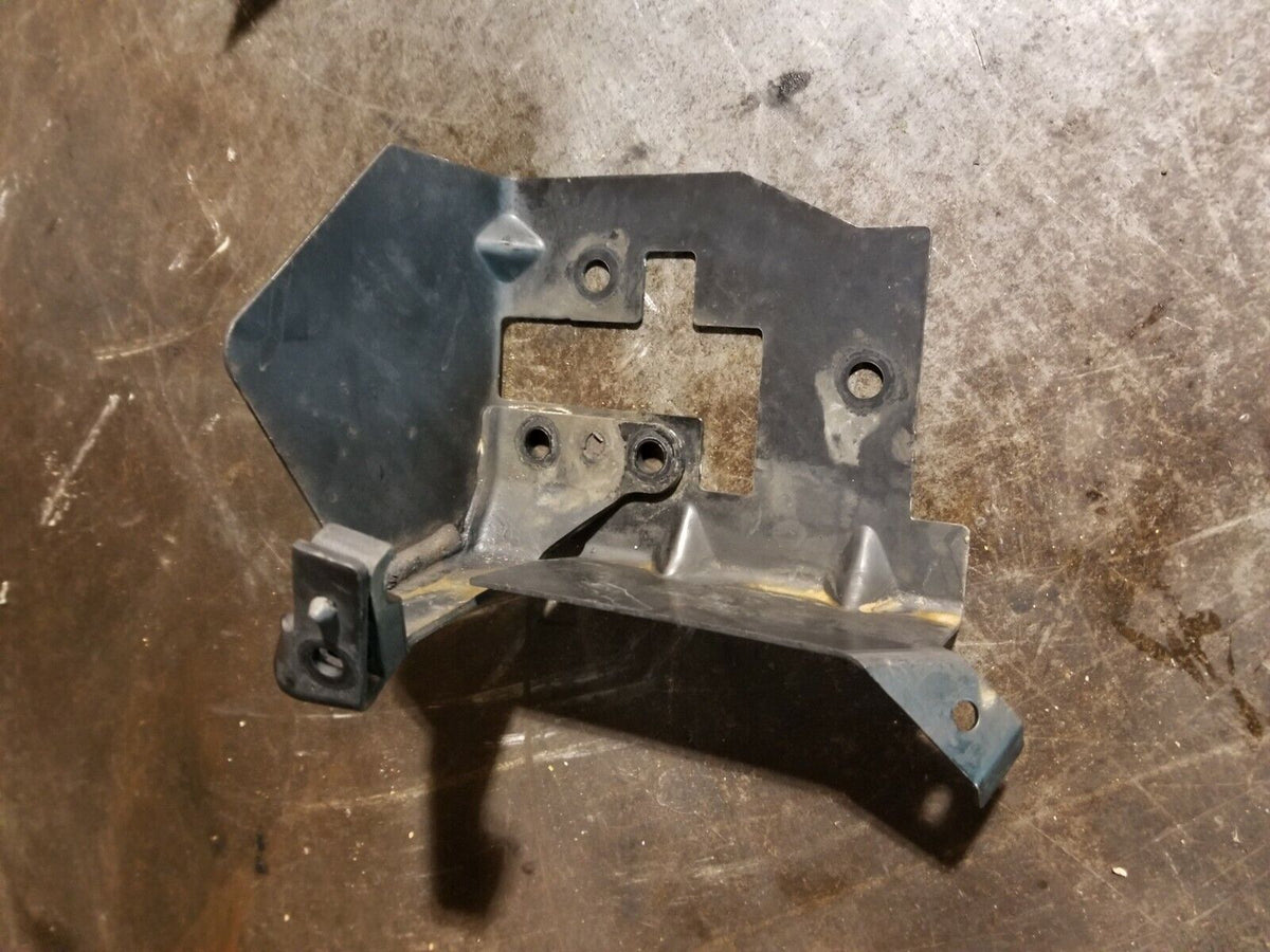 2007.5-2010 Chevy GMC 6.6 LMM GLOW PLUG CONTROLLER MOUNT BRACKET 97381302