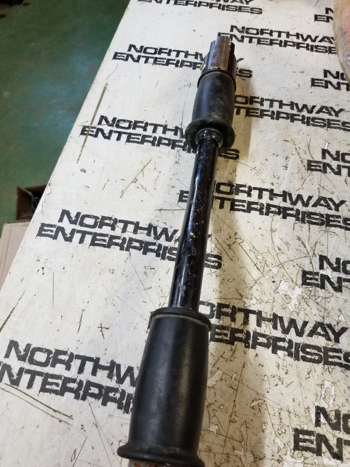 UNIVERSAL TOOL UT8603 Triple Head Scaling Hammer RE0324