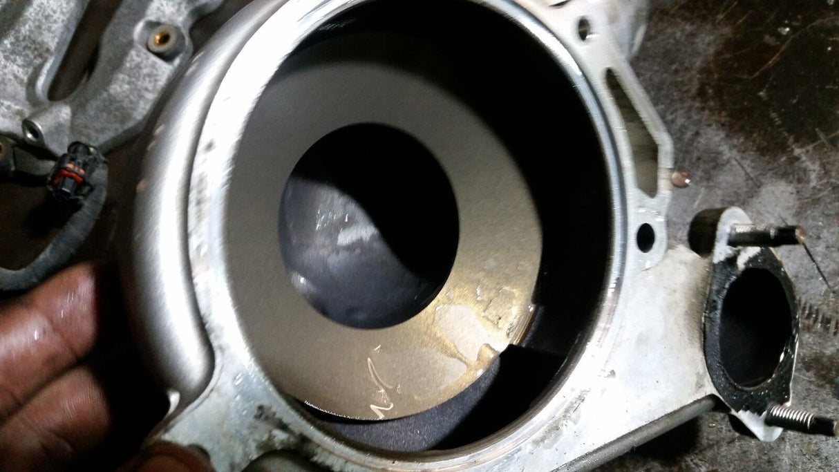 07.5 08 09 10 Chevrolet Silverado GMC Sierra Duramax Diesel Water Pump Housing