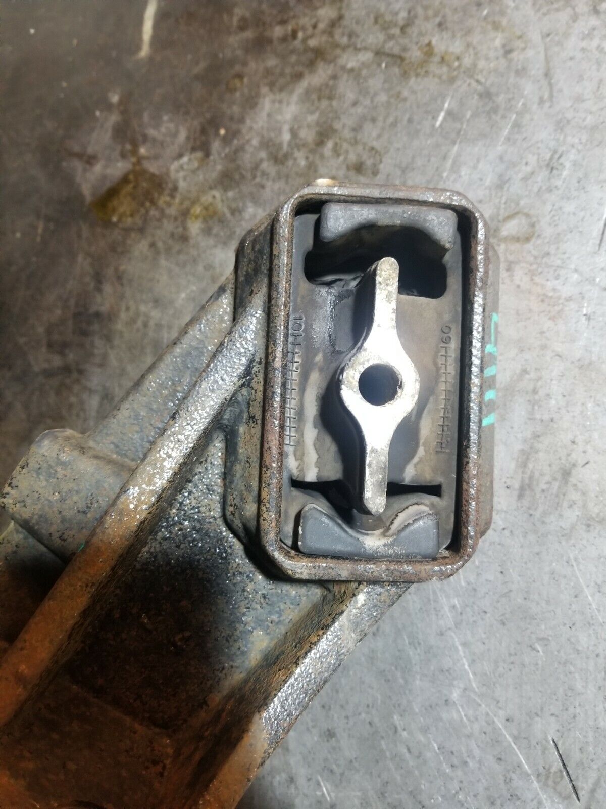 52121815AC 6.7L 6.7 Cummins Engine Mount Bracket LH / DRIVERS SIDE