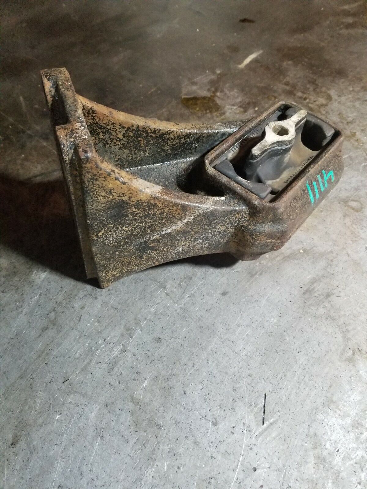 52121815AC 6.7L 6.7 Cummins Engine Mount Bracket LH / DRIVERS SIDE