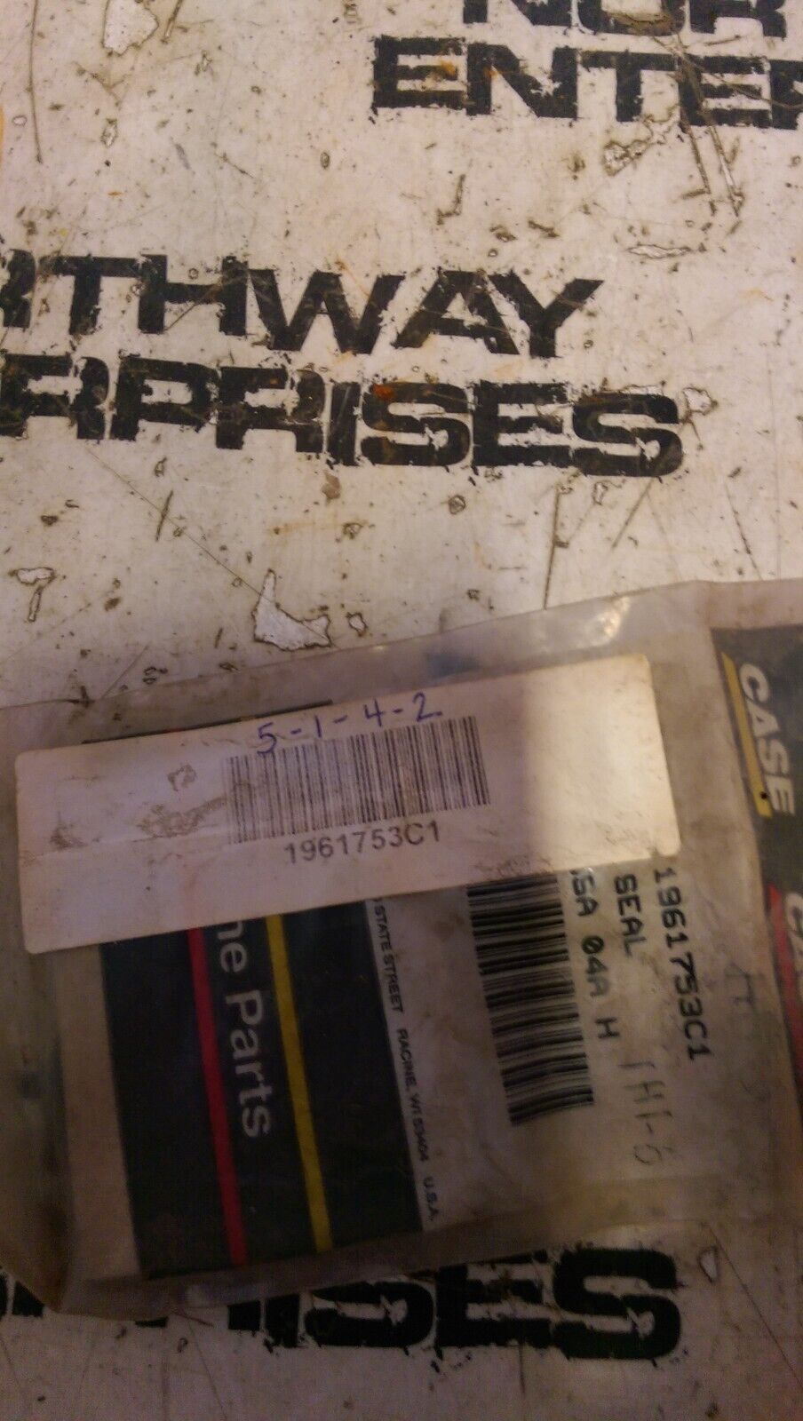 CNH 1961753C1 SEAL