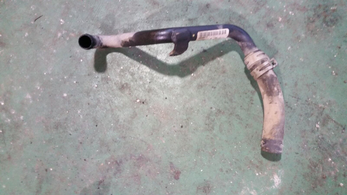 6.7 6.7l Cummins CCV Crankcase Vent pipe 4938677