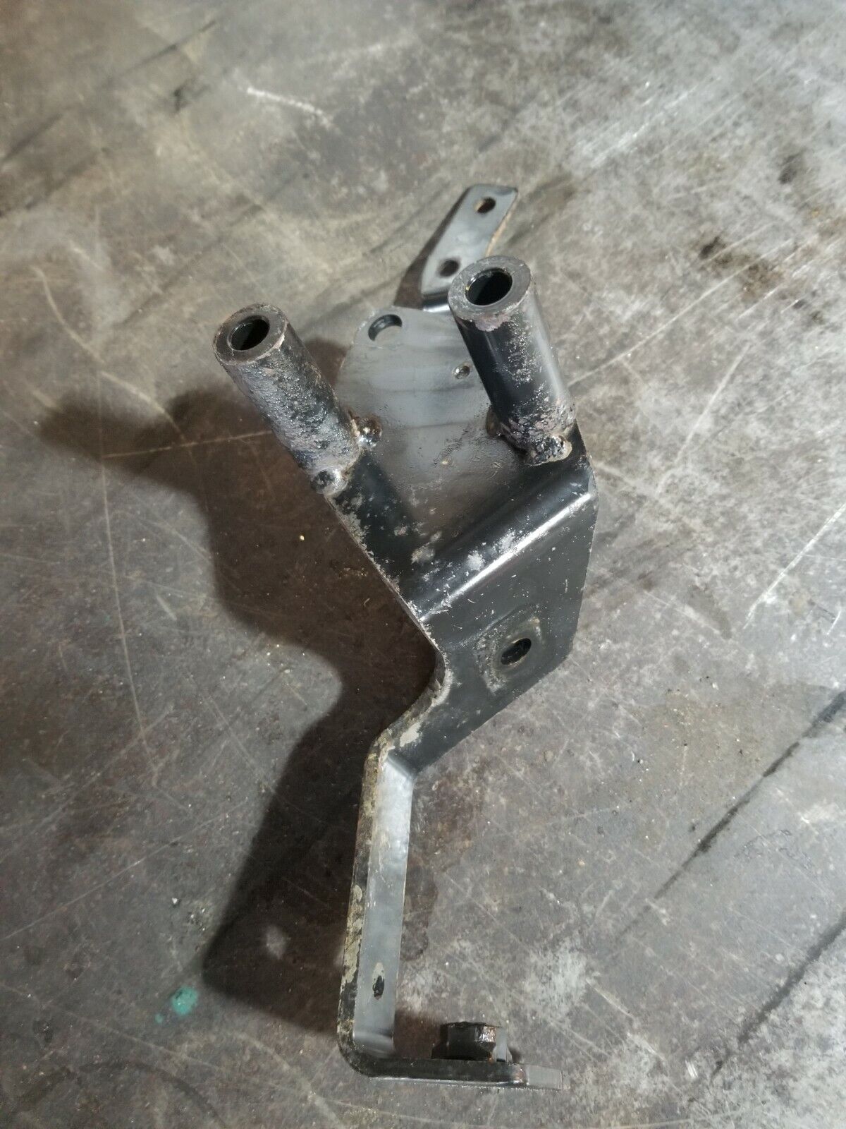 2007.5-2010 DURAMAX 6.6L ENGINE MOUNT BRACKET 98023873 ; 97376398