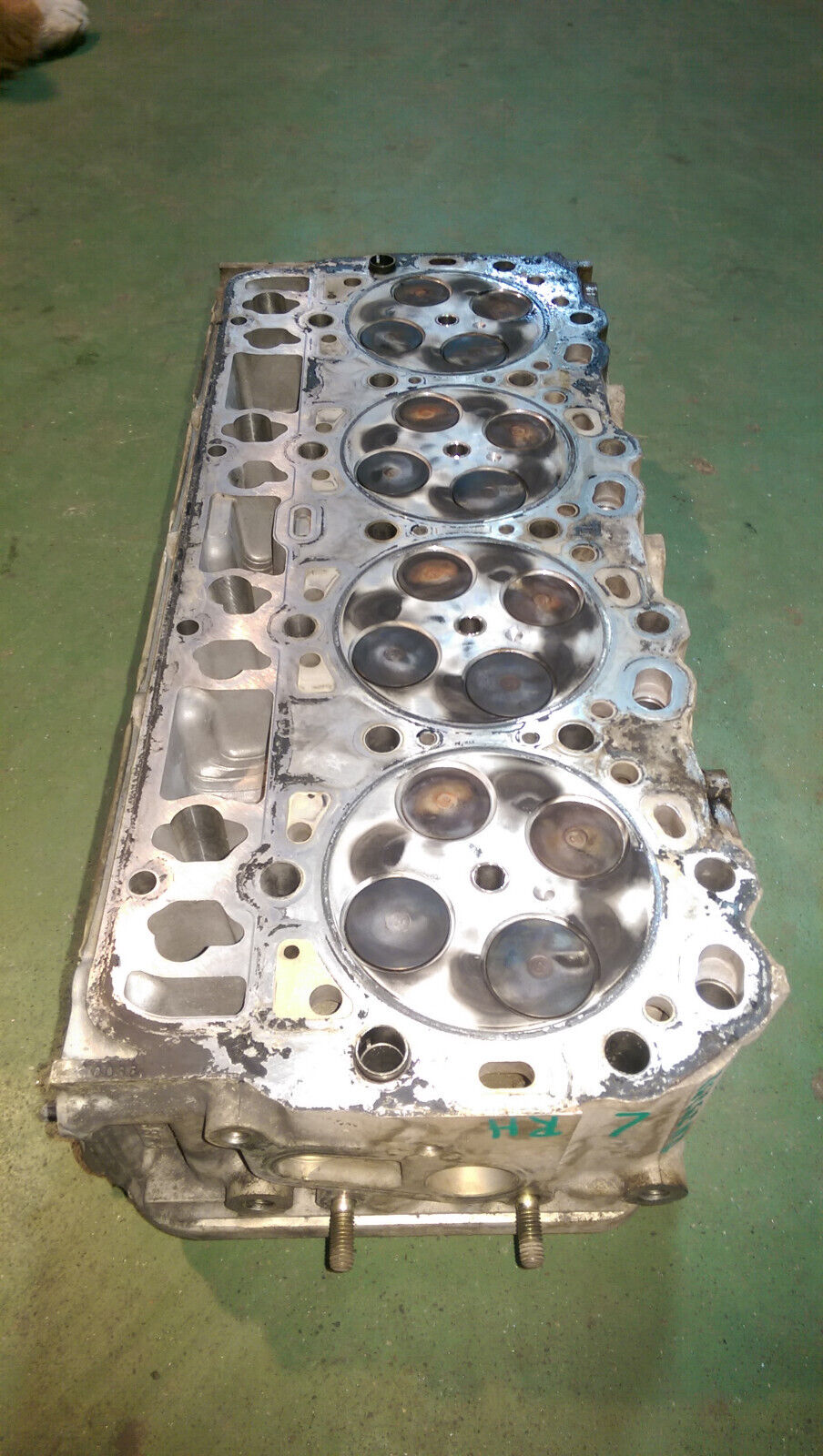 97779578 97320788 01-04 2001-04 LB7 DURAMAX 6.6 6.6L RH PASSENGER CYLINDER HEAD