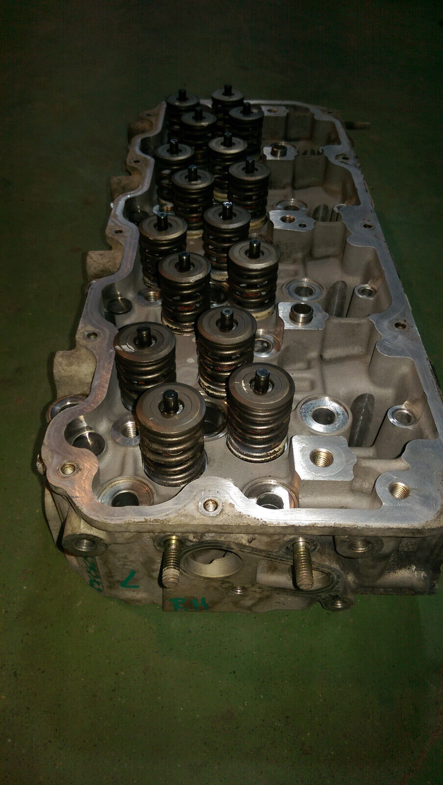 97779578 97320788 01-04 2001-04 LB7 DURAMAX 6.6 6.6L RH PASSENGER CYLINDER HEAD