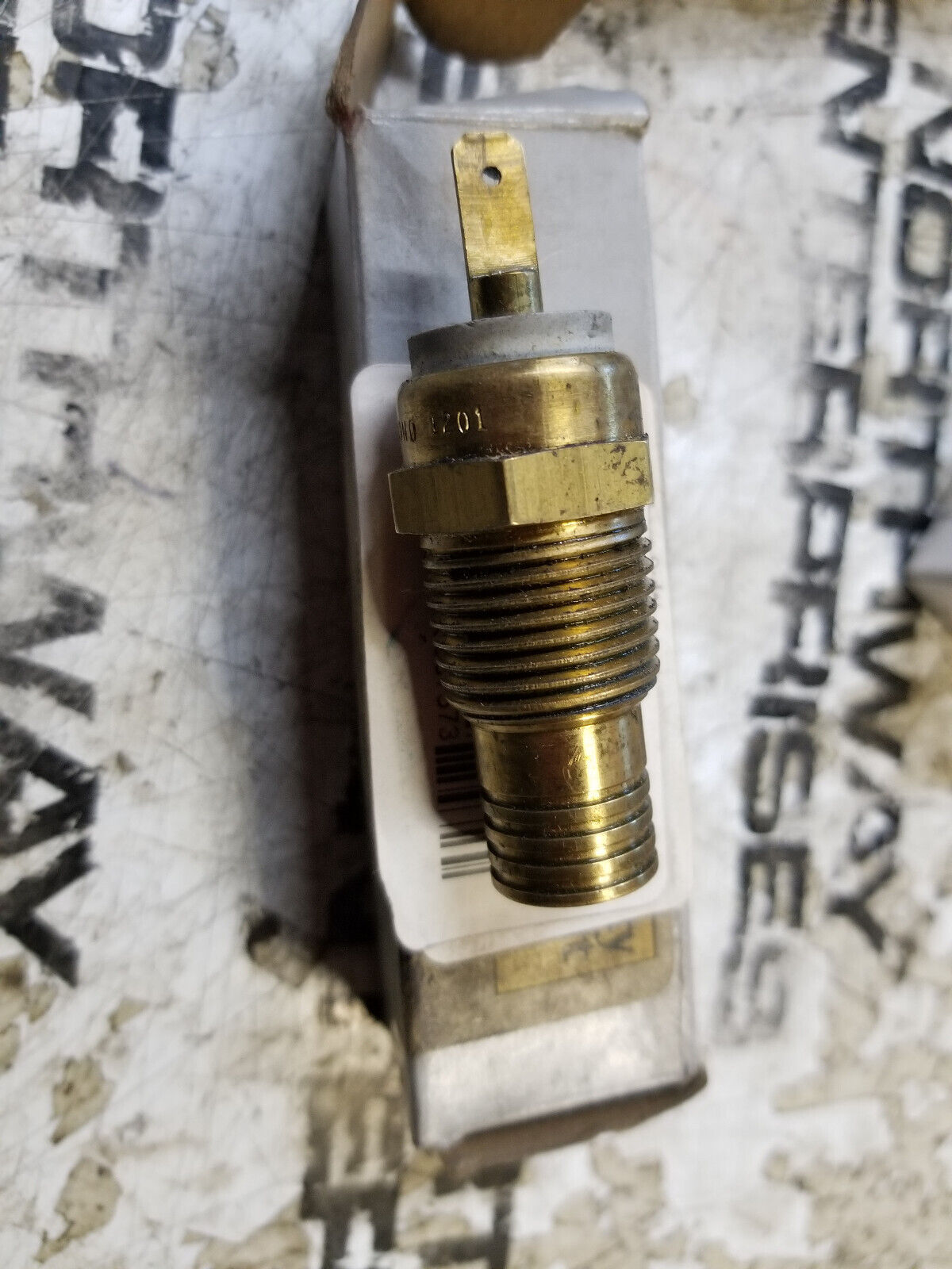 505967573: Yale Forklift SWITCH - TEMPERATURE WARNING YT505967573