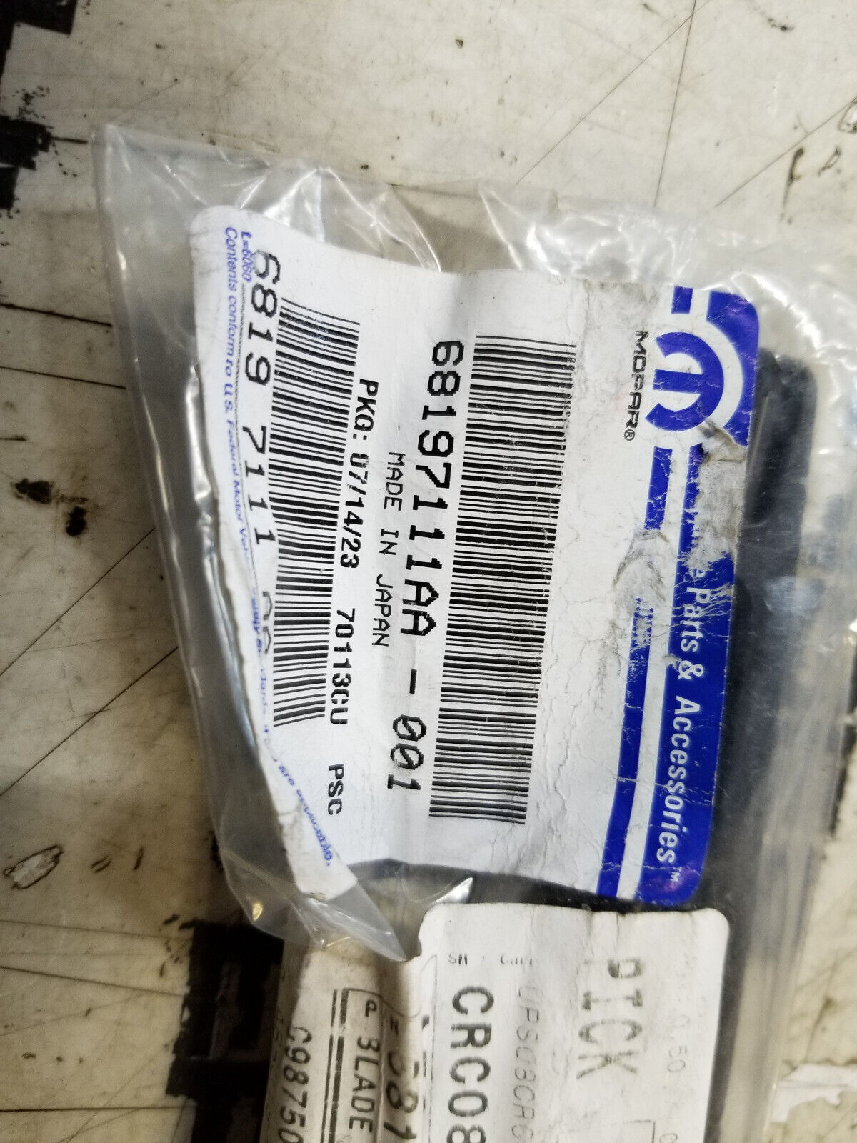 2014-20 JEEP CHEROKEE REAR WIPER BLADE OEM# 68197111AA