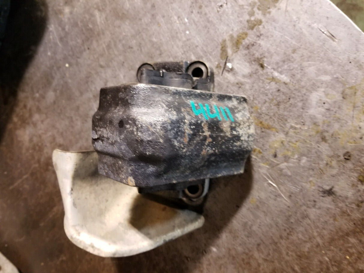 52121814AD 6.7L 6.7 Cummins Engine Mount Bracket RH / Passenger side