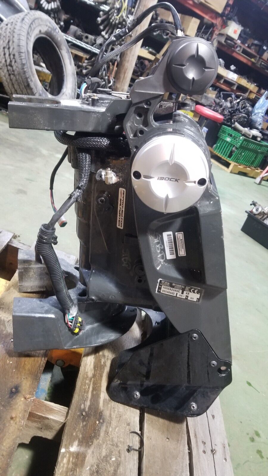 Evinrude G2 300Hp IDOCK SWIVEL & TILT BRACKET TRIM TILT STBD