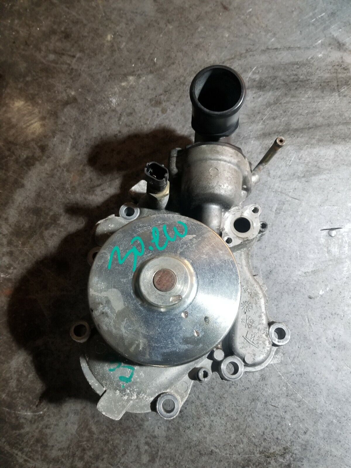 68211202AA 3.0L ECODIESEL USED WATER PUMP