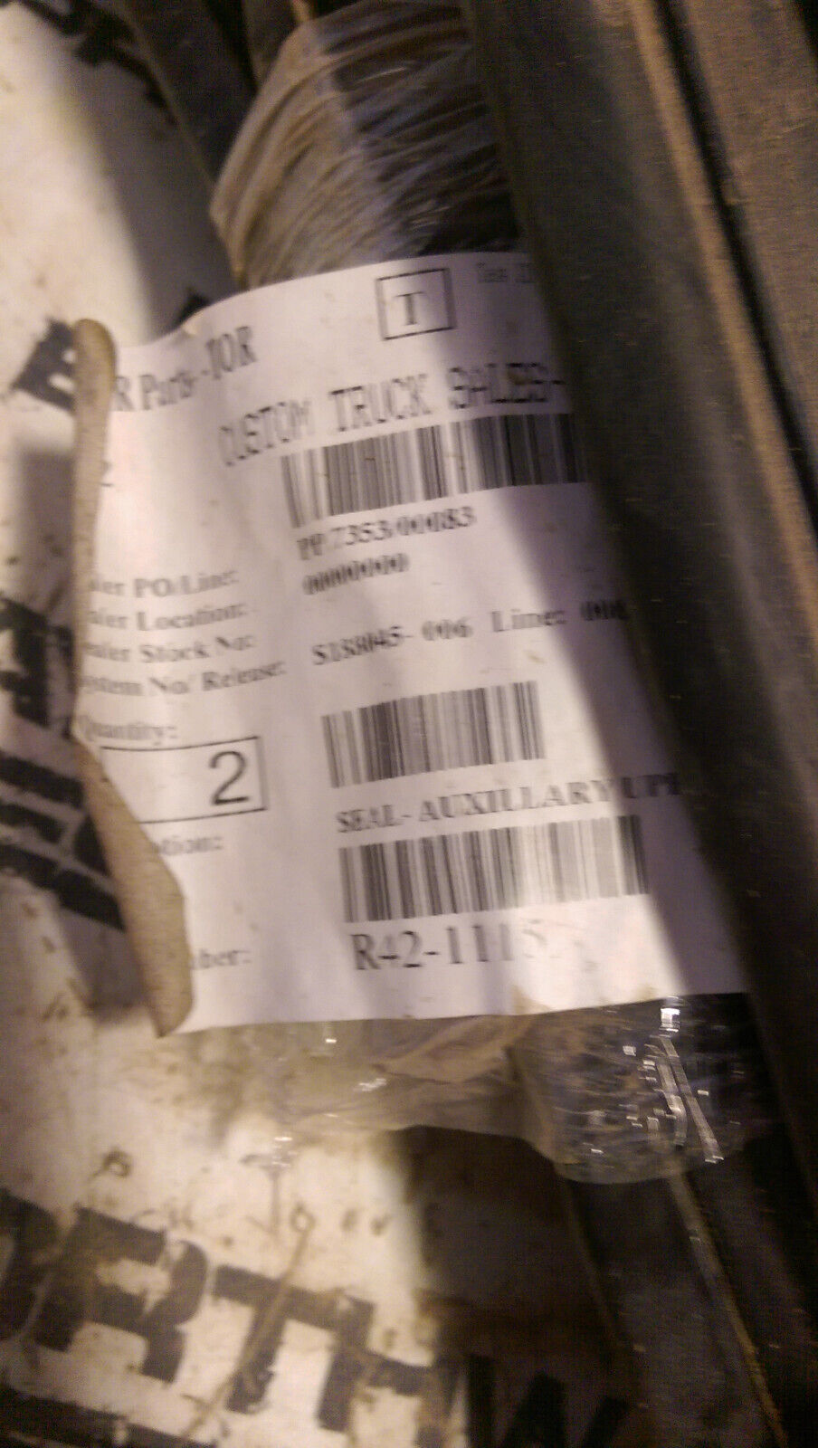 R24-1115 Peterbilt R42-1115 Seal Auxillary Upper Lh