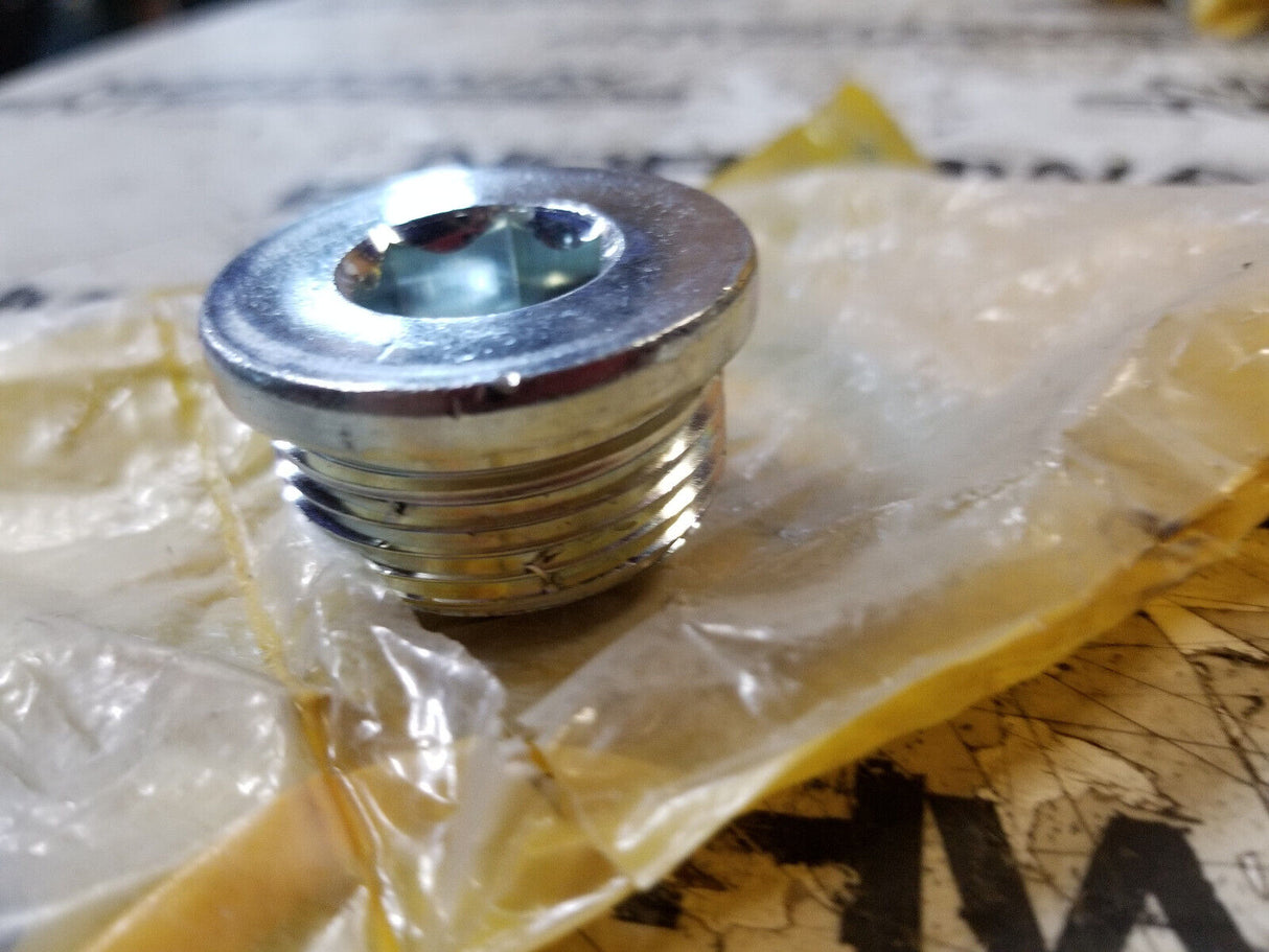 459-0558 CATERPILLAR 1 5/16'' Magnetic Plug