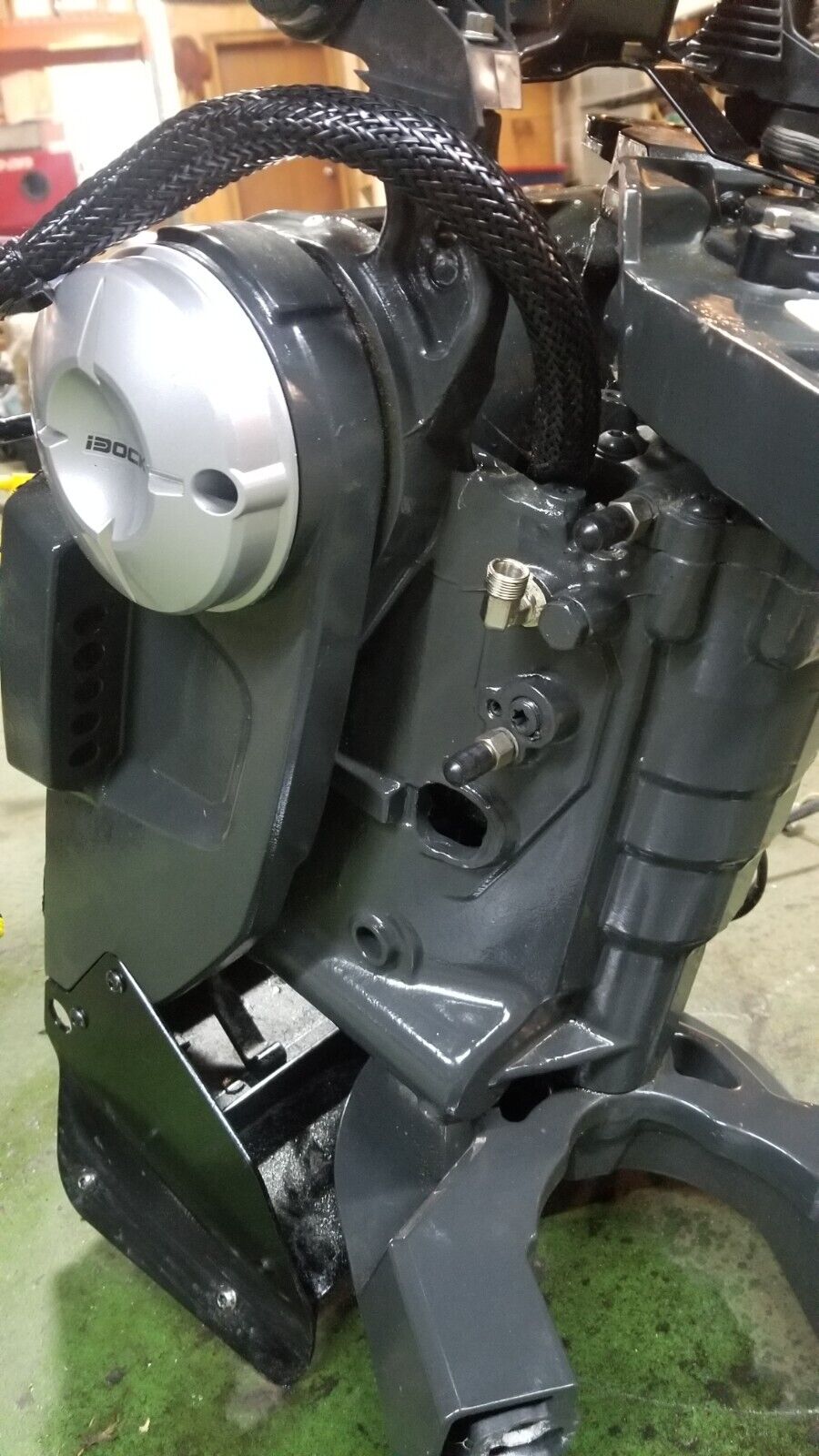 Evinrude G2 300Hp IDOCK SWIVEL & TILT BRACKET TRIM TILT PORT