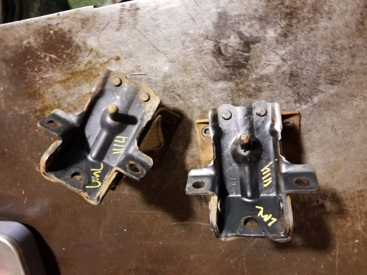 2011-15 DURAMAX DIESEL MOTOR ENGINE MOUNTS 25814752 25814754 r1114