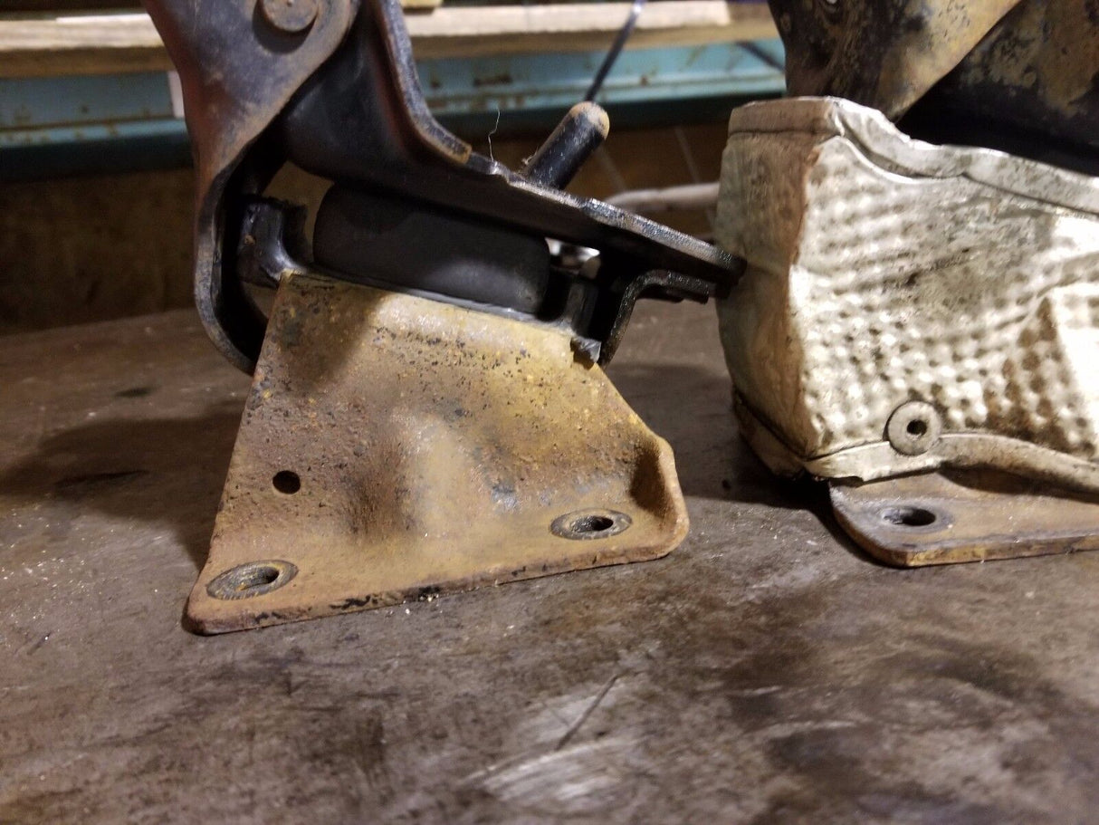 2011-15 DURAMAX DIESEL MOTOR ENGINE MOUNTS 25814752 25814754 r1114