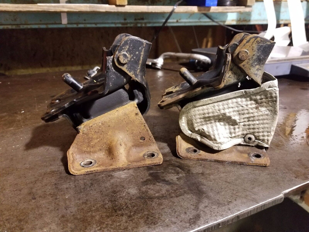 2011-15 DURAMAX DIESEL MOTOR ENGINE MOUNTS 25814752 25814754 r1114