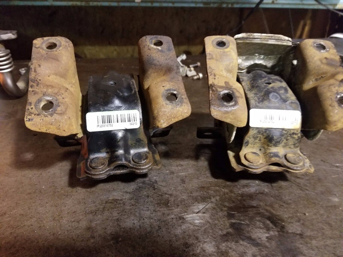2011-15 DURAMAX DIESEL MOTOR ENGINE MOUNTS 25814752 25814754 r1114