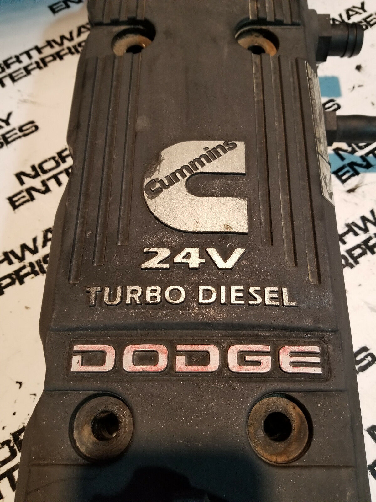 Dodge Ram 5.9L Cummins USED VALVE COVER ASSEMBLY 2005-07 4931453 4931454 RE0562