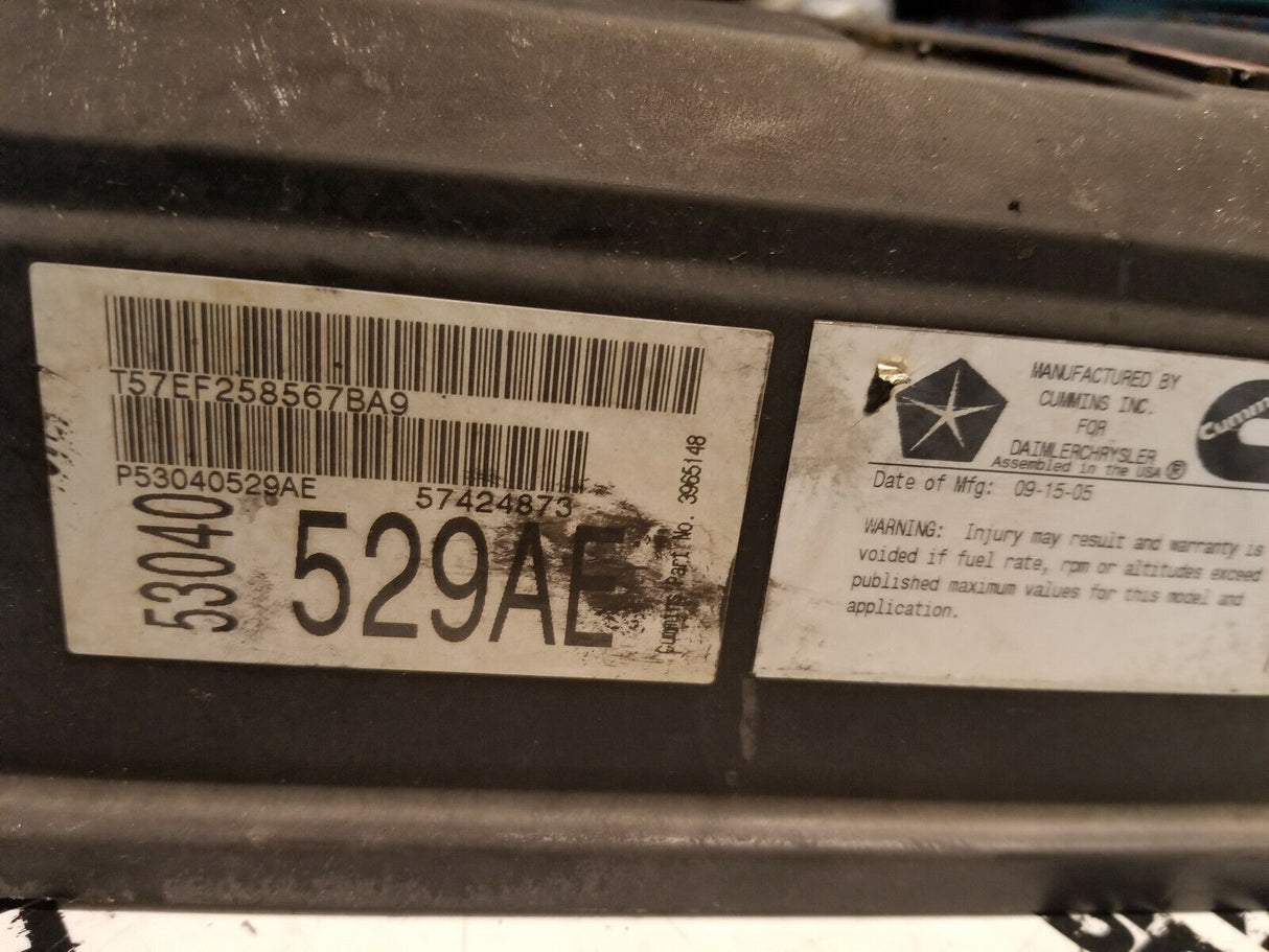 Dodge Ram 5.9L Cummins USED VALVE COVER ASSEMBLY 2005-07 4931453 4931454 RE0562