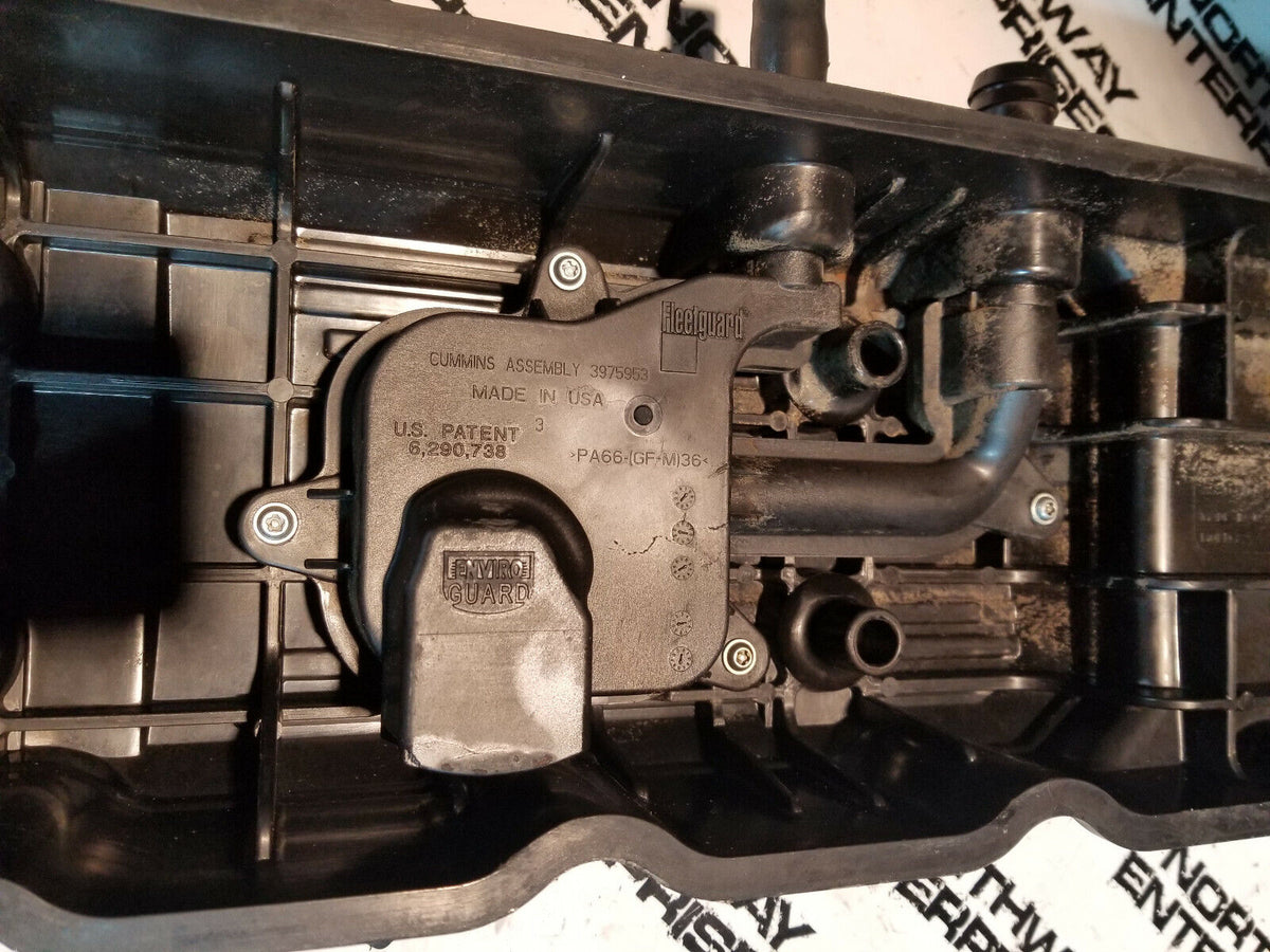 Dodge Ram 5.9L Cummins USED VALVE COVER ASSEMBLY 2005-07 4931453 4931454 RE0562
