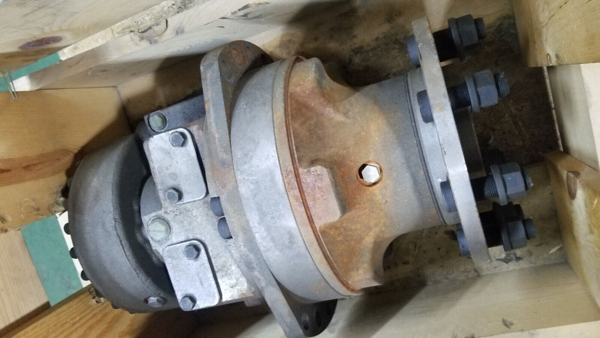 Bobcat T750 Final Drive Motor 8 Bolt - Brand New 7299301