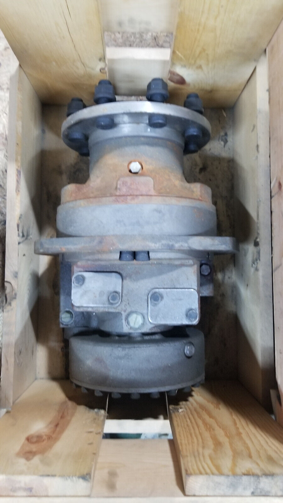 Bobcat T750 Final Drive Motor 8 Bolt - Brand New 7299301