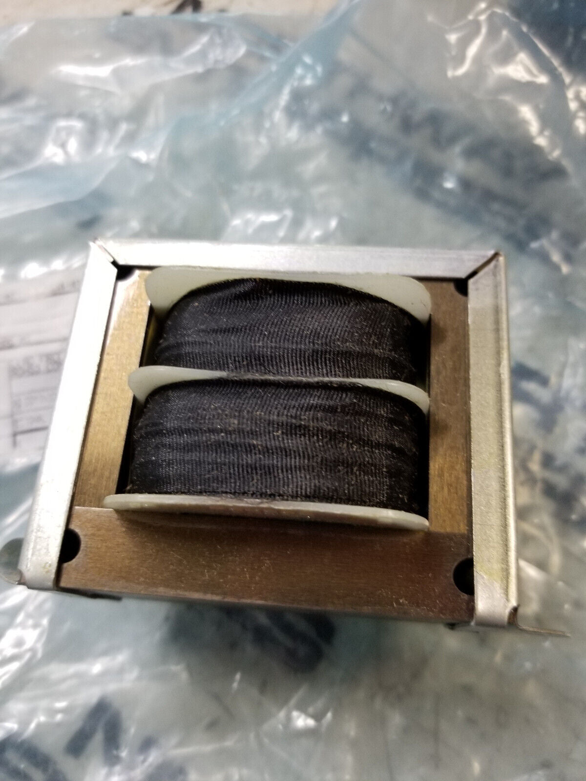 SIGNAL TRANSFORMER 241-8-28 115/230 HV 28 V