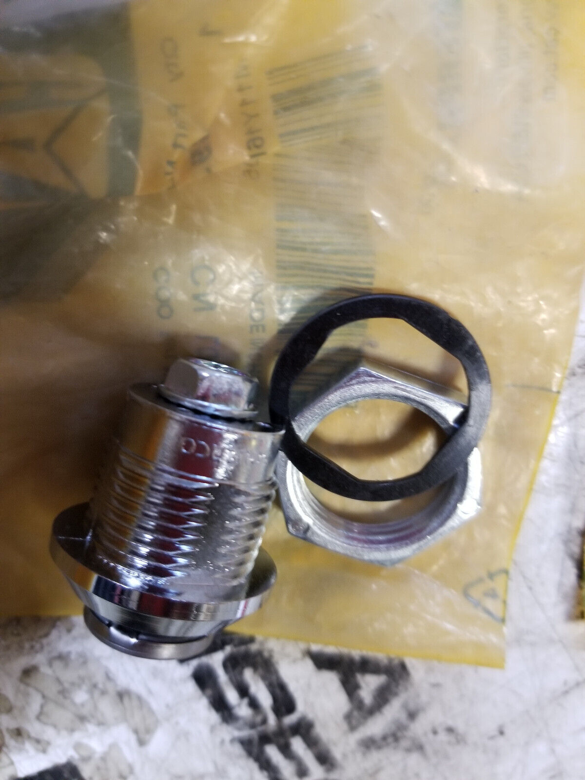 389-6955 CATERPILLAR LOCK