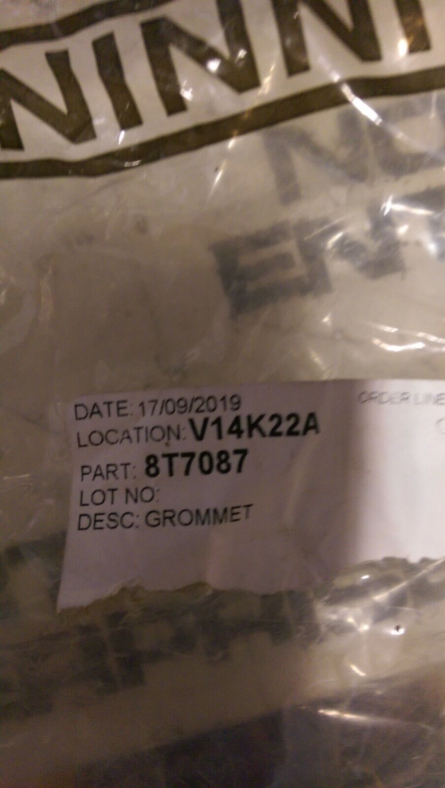 8T-7087 GROMMET 2PC
