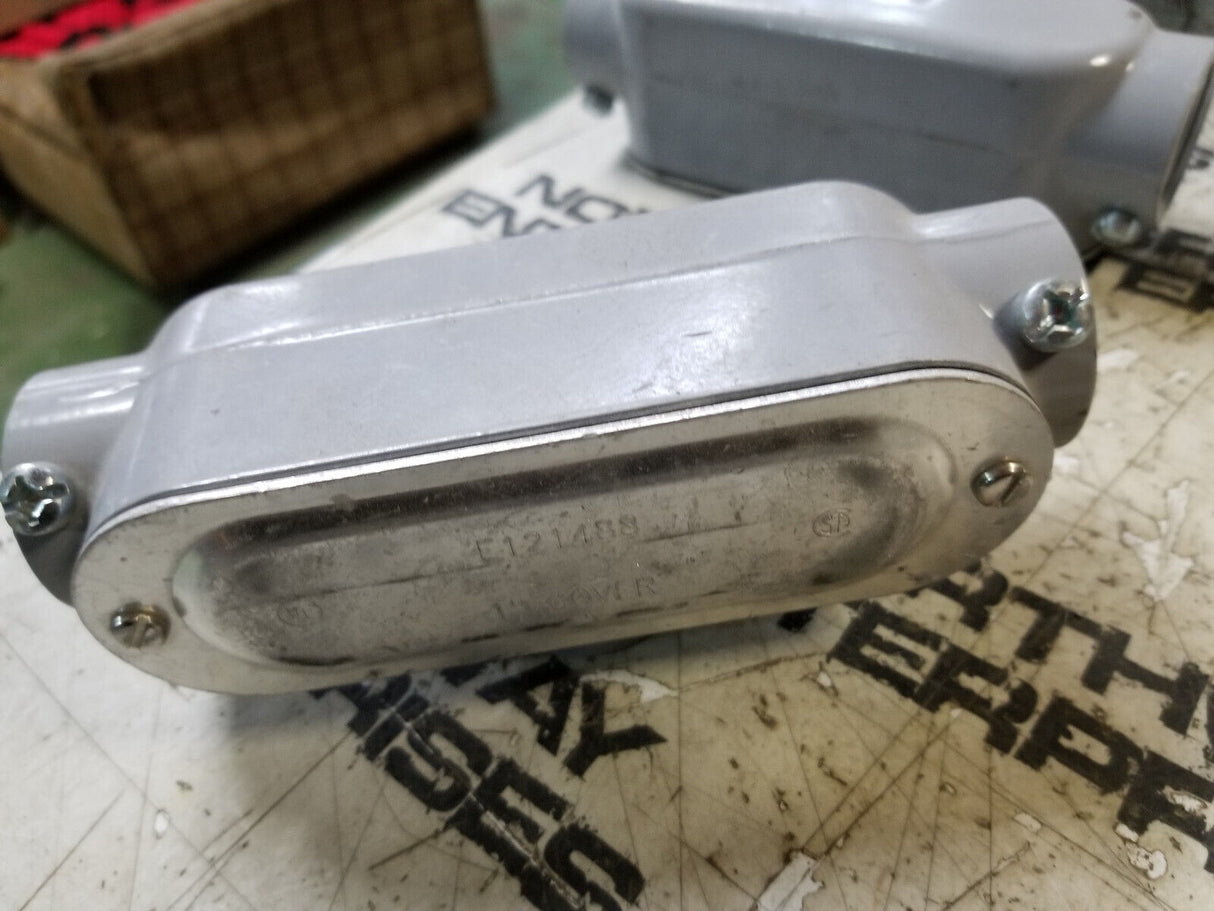 E121488 CONDUIT T OUTLET TYPE T 2" w/COVER