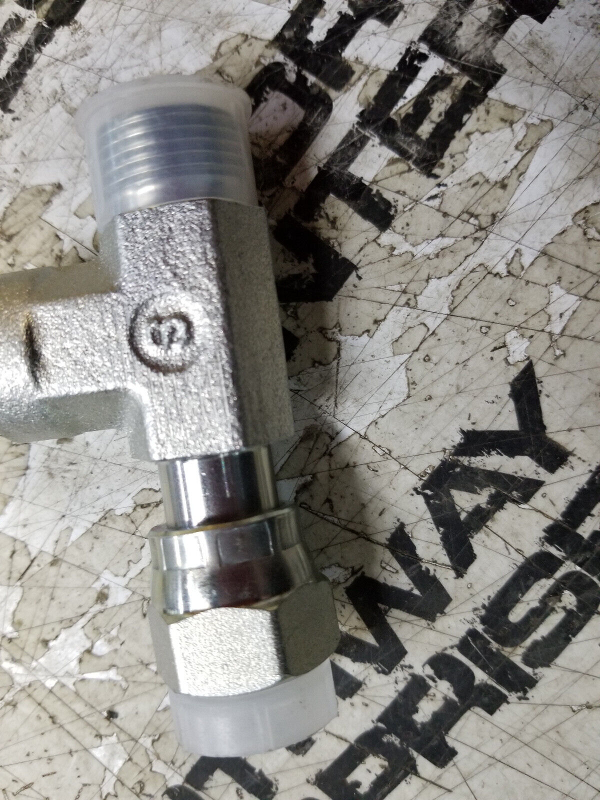 7X-0871 CATERPILLAR TEE 9/16-18