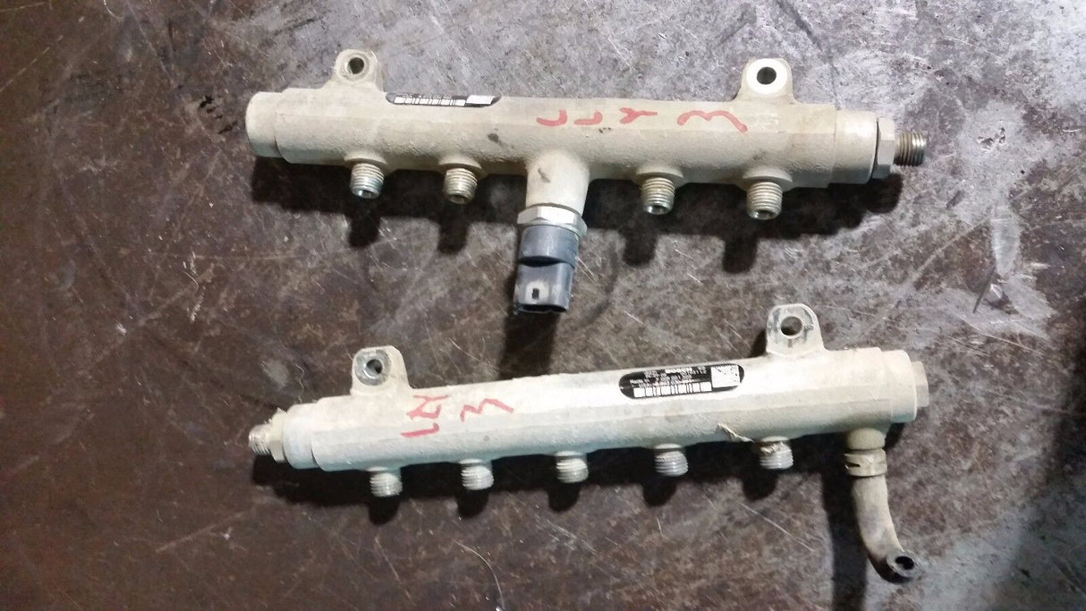 04 05 2004 2005 Chevy GMC 6.6 LLY Duramax Fuel Rails 8973036591 8973036580 r3