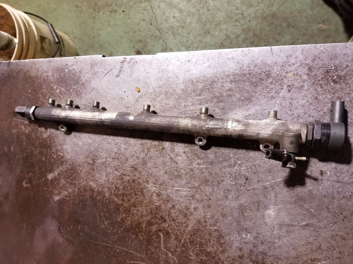 Bosch 0445215017 A6480700046 Fuel Rail and Sensors Sprinter 2.7L