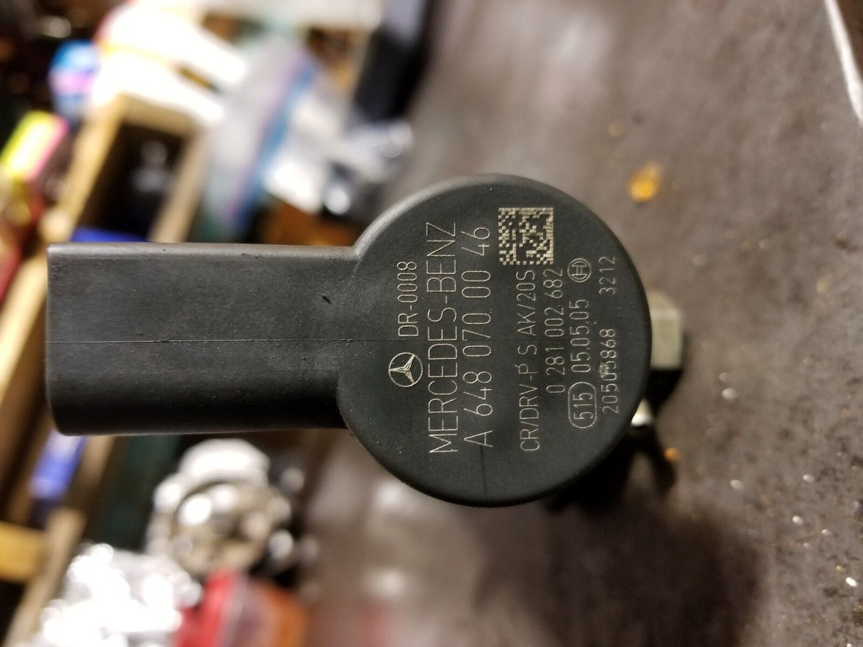 Bosch 0445215017 A6480700046 Fuel Rail and Sensors Sprinter 2.7L
