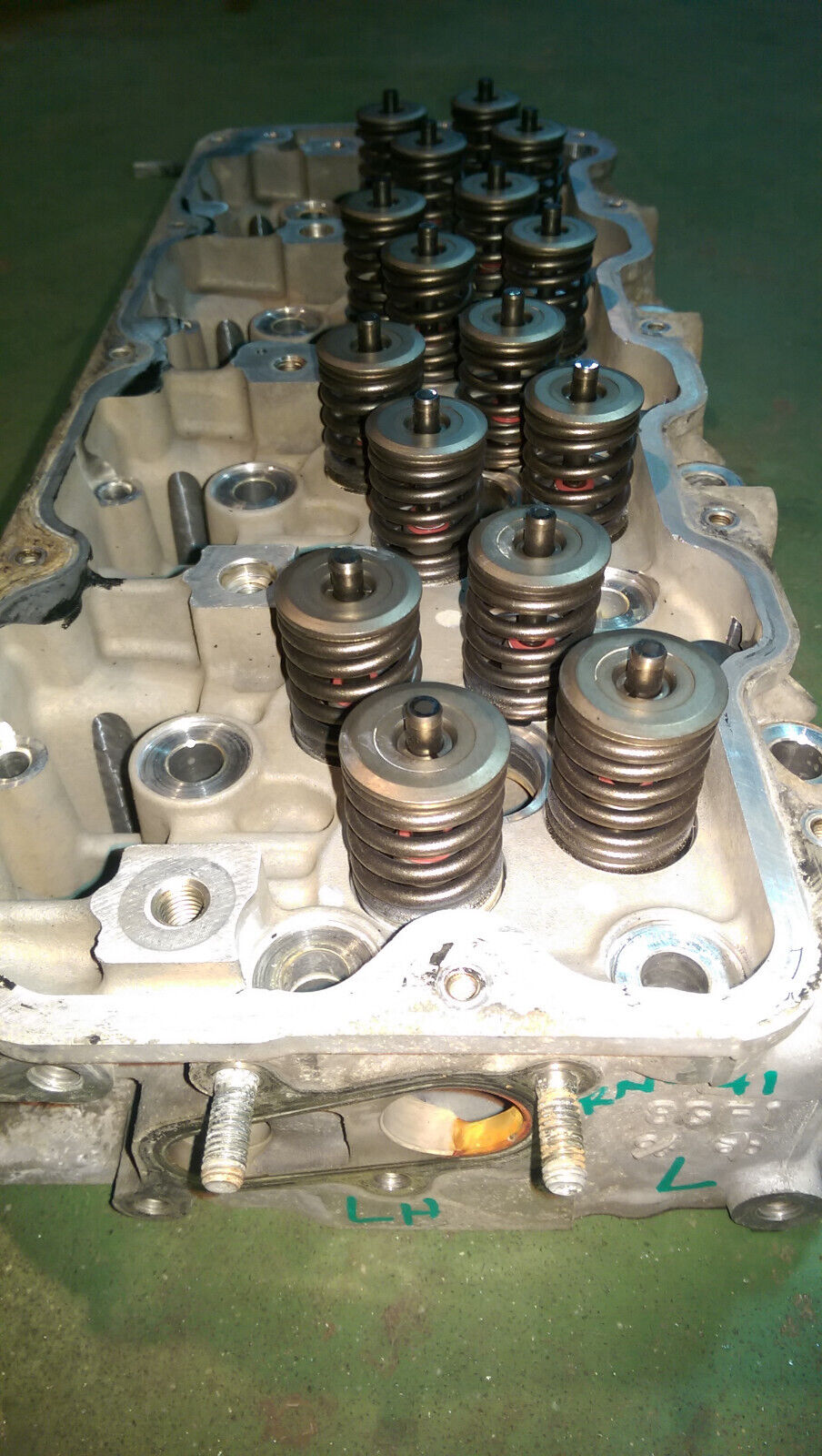 97779578 97320788 01-04 2001-04 LB7 DURAMAX 6.6 6.6L LH Drivers CYLINDER HEAD