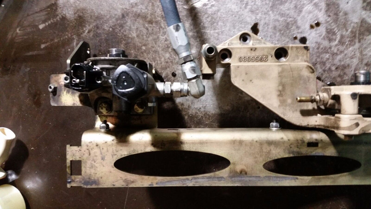 2011 Industrial 6.7l Cummins fuel filter bracket 4992695 3955080