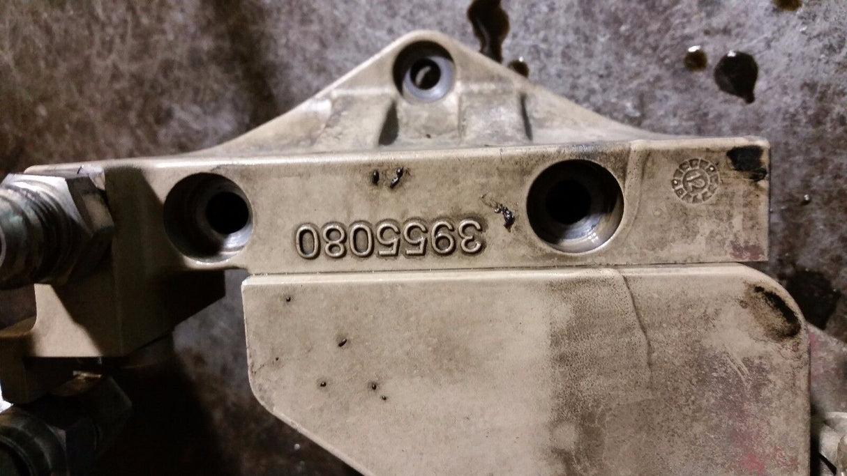 2011 Industrial 6.7l Cummins fuel filter bracket 4992695 3955080