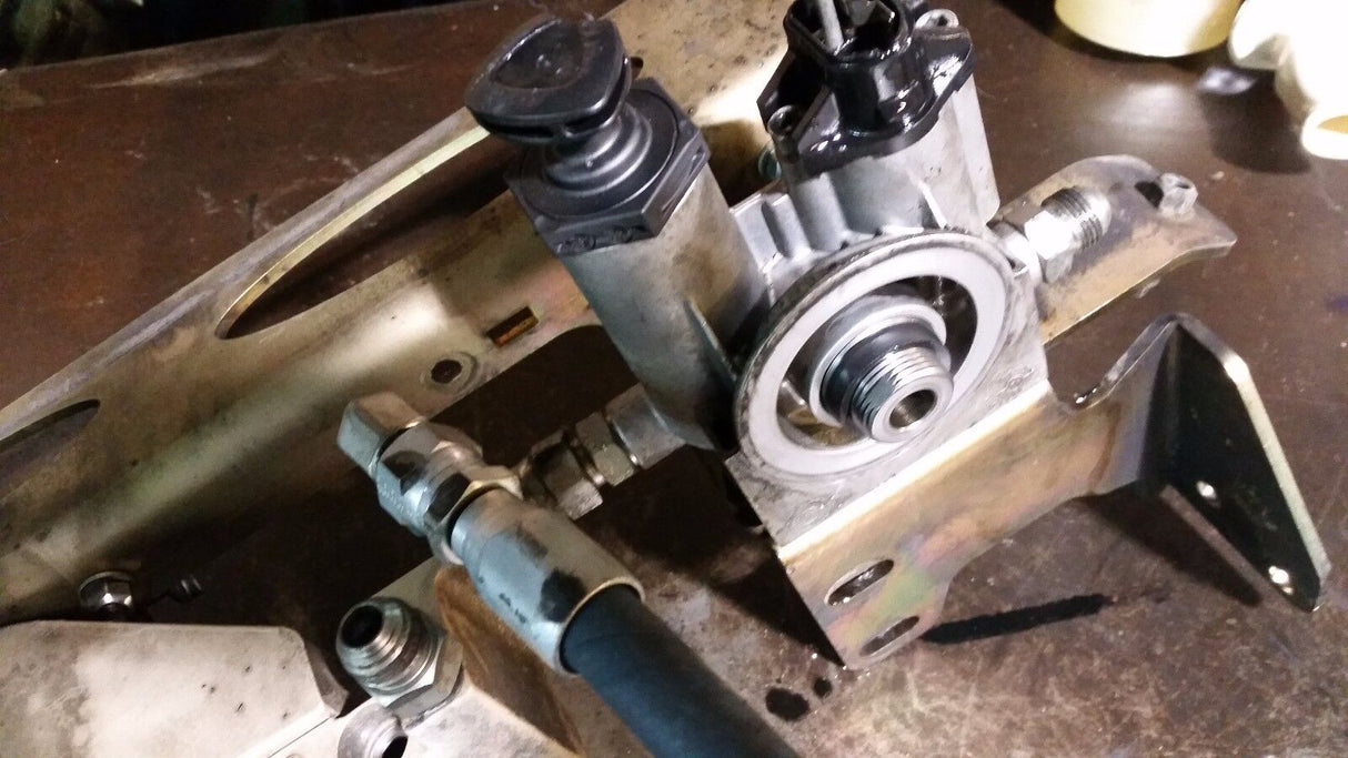 2011 Industrial 6.7l Cummins fuel filter bracket 4992695 3955080